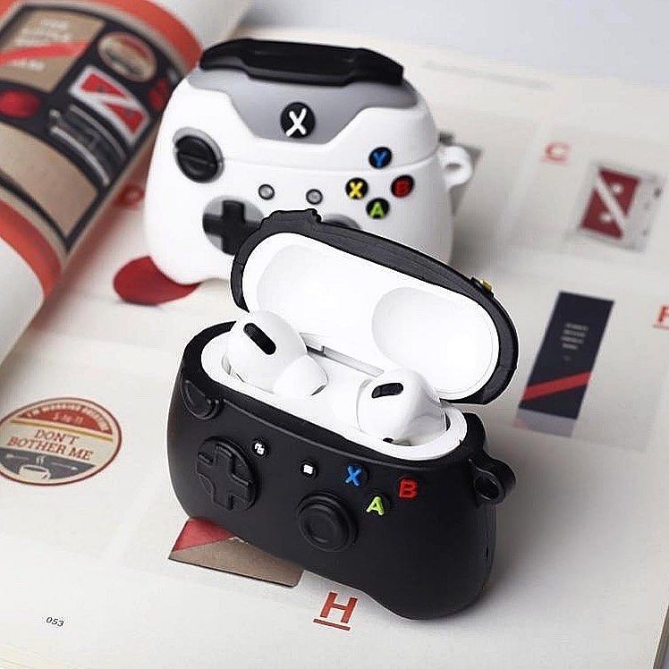 Gaming Controller AirPods Case - Protective Silicone Cover with Keychain