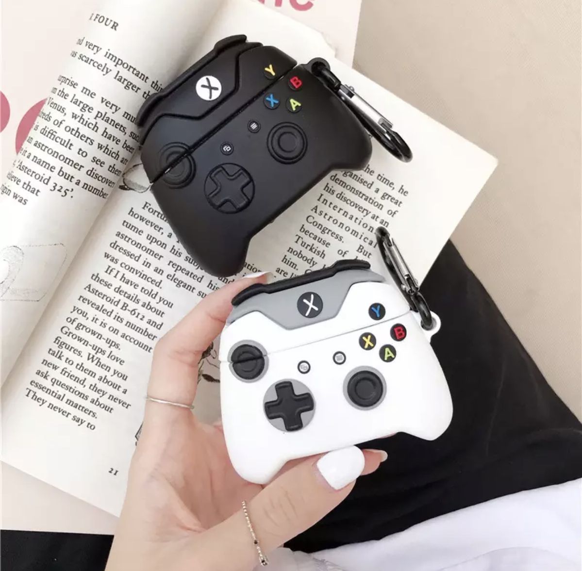 Gaming Controller AirPods Case - Protective Silicone Cover with Keychain